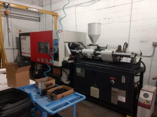 used 100 ton milacron prowler p100-9.59 injection molding machine
