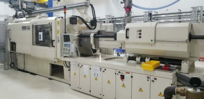 used 400 ton arburg 820s 4000-3200 injection molding machine