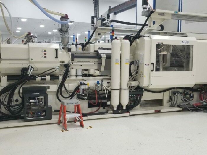 used 400 ton arburg 820s 4000-3200 injection molding machine